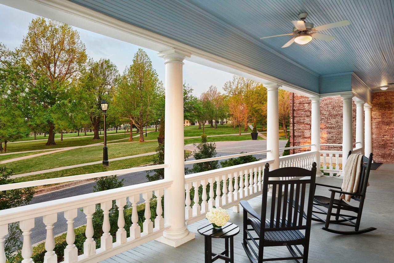 Inn At Carnall Hall Fayetteville Exterior photo